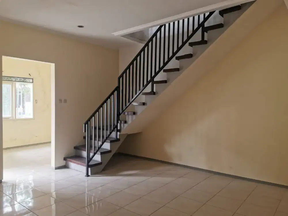 Hot Deal Kiarasari Asri! Rumah 2 Lantai Jual Murah Hitung Renovasi Ringan (Nego Sampai Jadi)