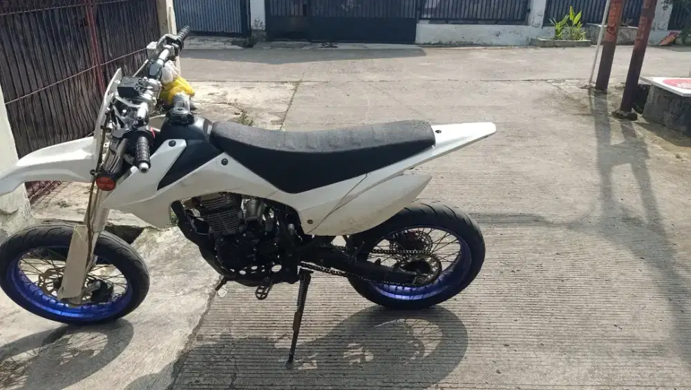 Motor trail 150 CC Viar th 2020