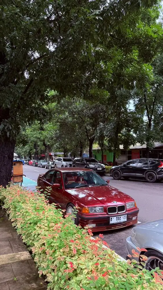 BMW 323i 1996 Bensin