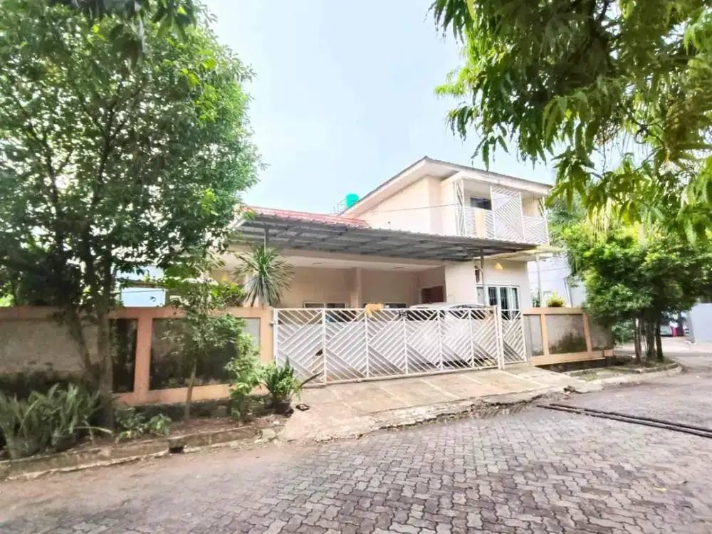 Di Jual Rumah Hook Dua Lantai Strategis di Ciputat Timur