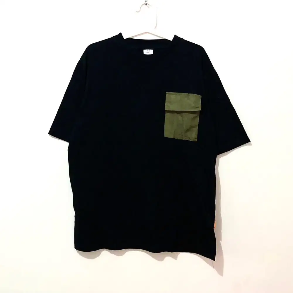 Basic pocket tshirt mickout kaos uniqlo zara dickies carhartt