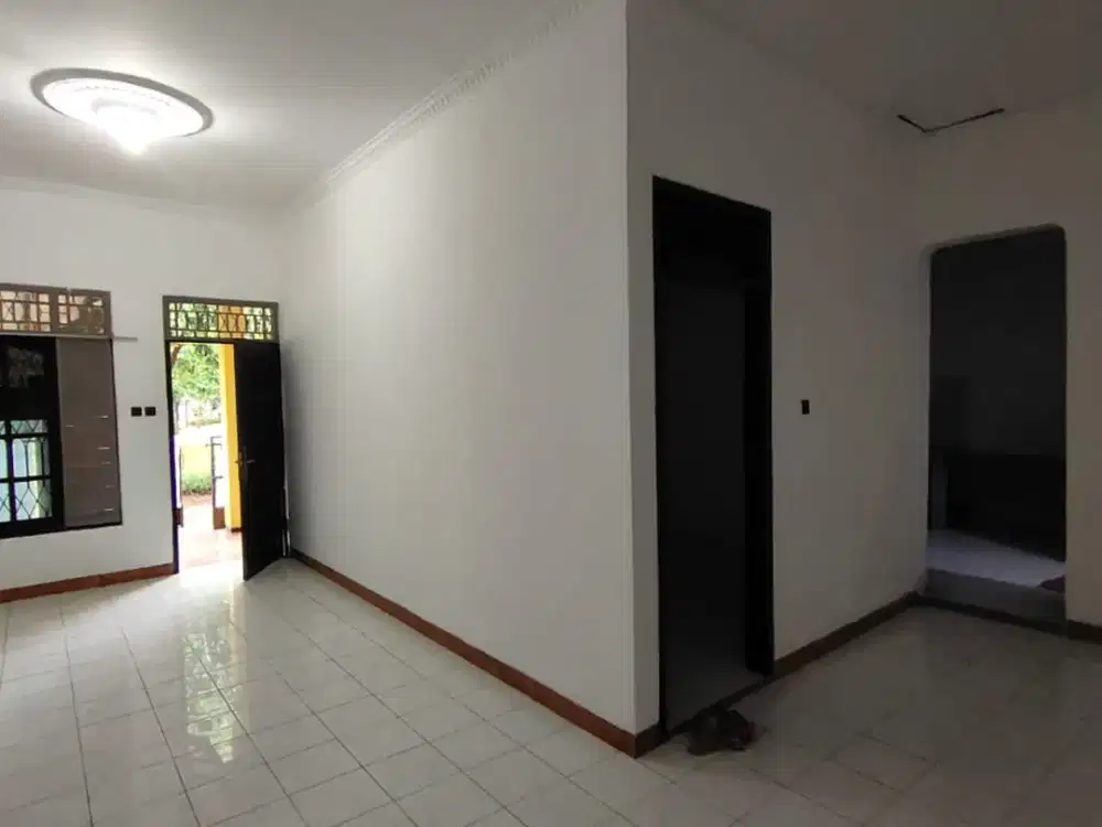 Rumah Disewakan Bisa Untuk Kantor Di Area Buncit, Pejaten, Kalibata