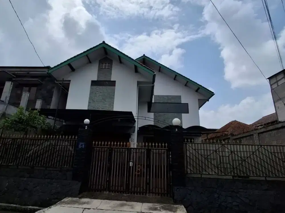 Rumah Tanah Luas Di Cluster Elite Bumi Sariwangi