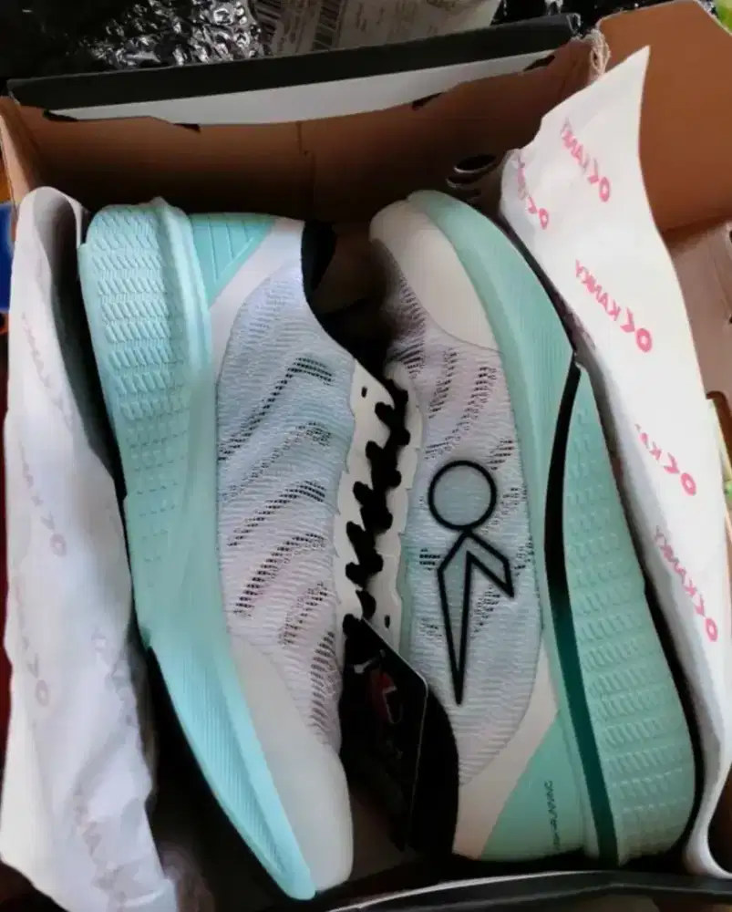 Sepatu Running Story Hageshi