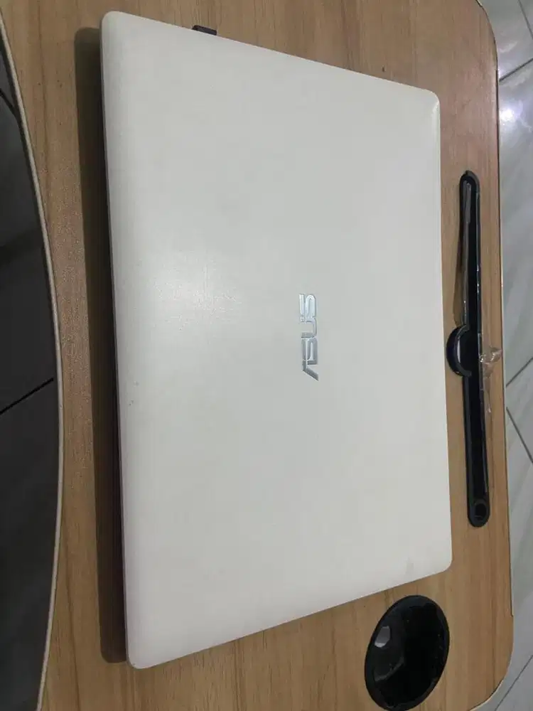 Laptop Asus bekas