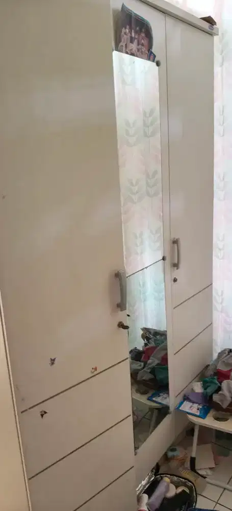 Lemari pakaian masih bagus