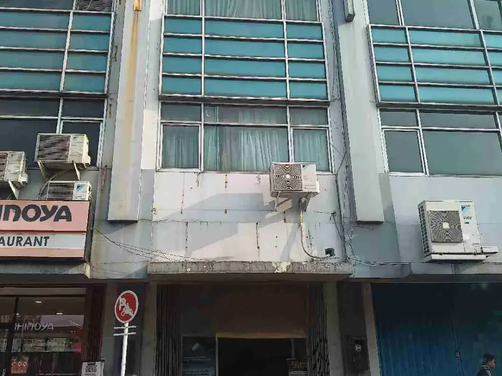 Ruko 3,5 lantai di PTC Pulogadung samping Yoshinoya