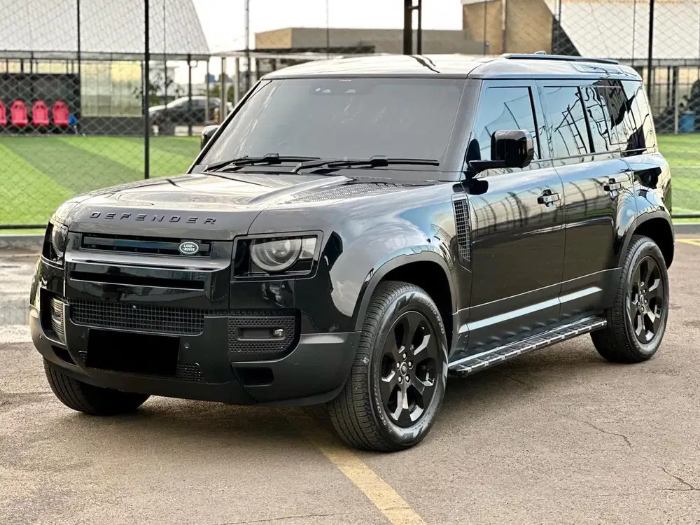 Defender 110 SE 4x4 Like New Low KM
