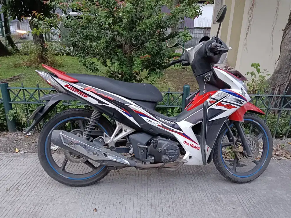 Jual Cepat Motor Honda Blade 125 FI 2015