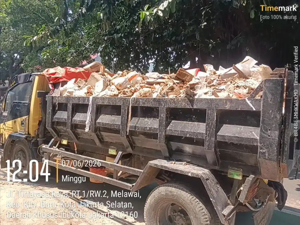 Jasa buang puing dan tanah
