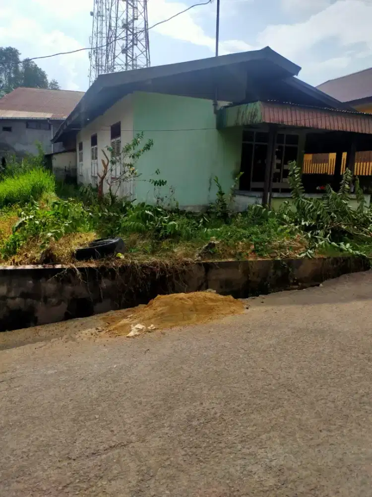 Dijual rumah dan tanah