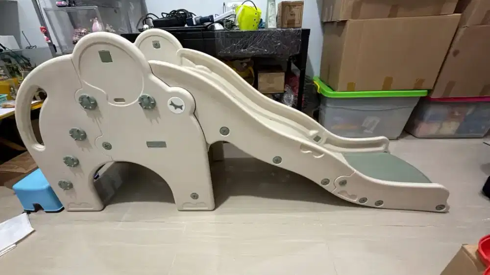 Perosotan Elephant slide (Parklon)