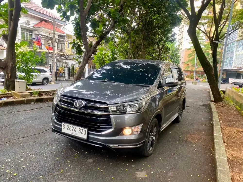 TOYOTA. VENTURER DIESEL.  AT. 18