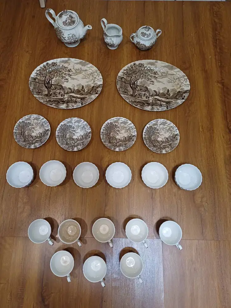 Tea Set Johnson Brothers Cotswold (Brown) Made in England