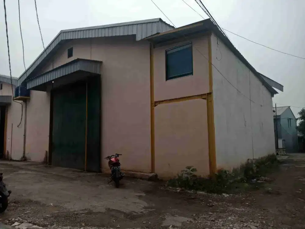 di sewakan gudang 250mt lingkungan perdagangan