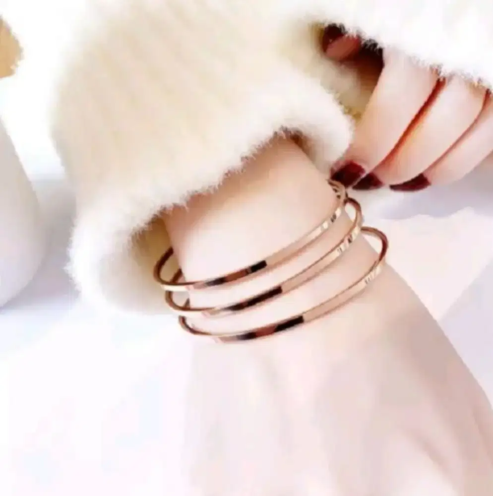 Gelang keroncong Cartier