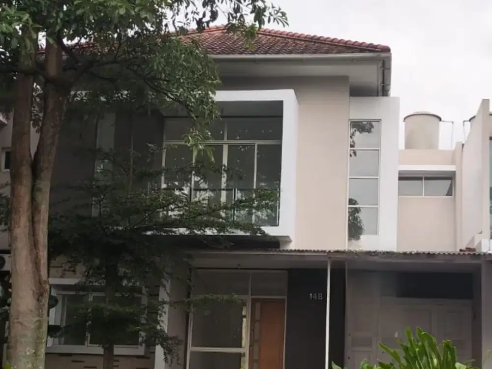 Dijual Rumah Luas 4 Kamar Tidur, Hadap Barat, Kota Baru Parahyangan