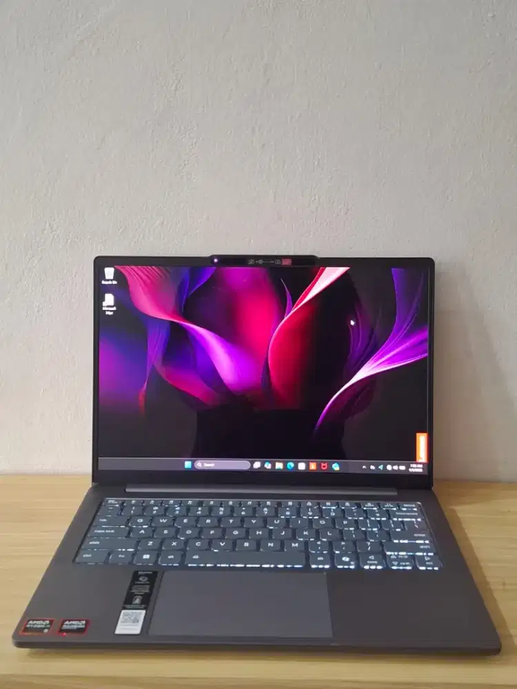 Lenovo terbaru ryzen Ai 5 kondisi mulus like new seperti baru