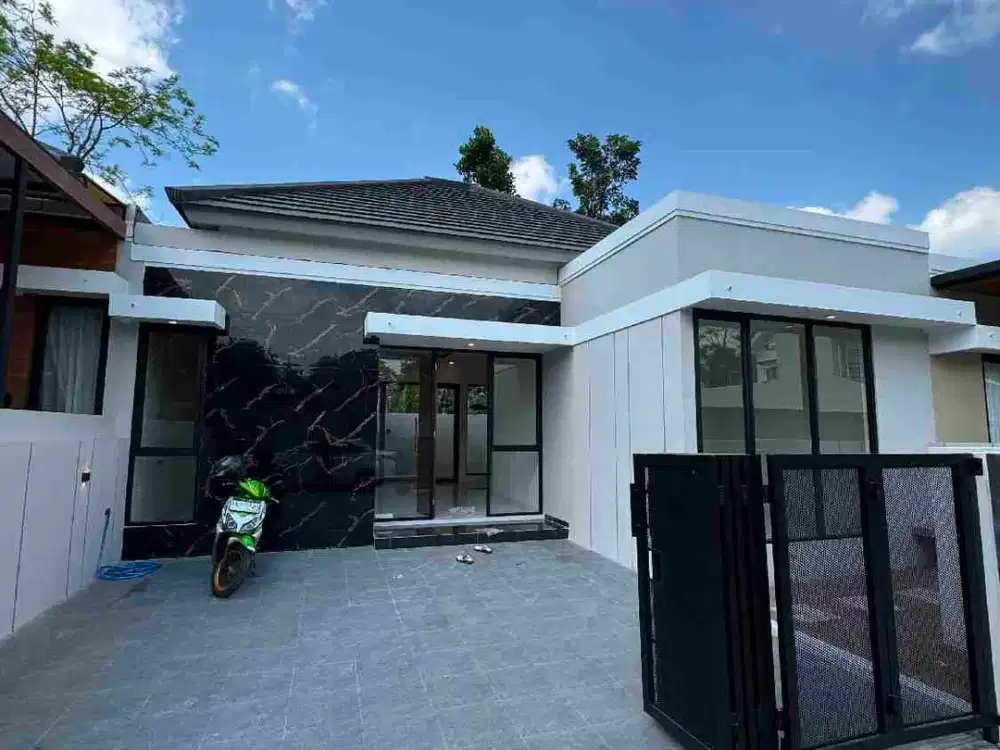 Rumah Dengan Tanah Luas Dekat UII