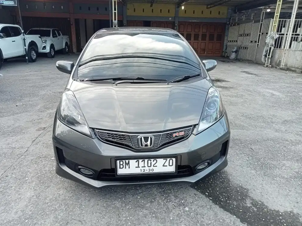 Dijual honda jazz rs matic tahun 2013 dp 20jt