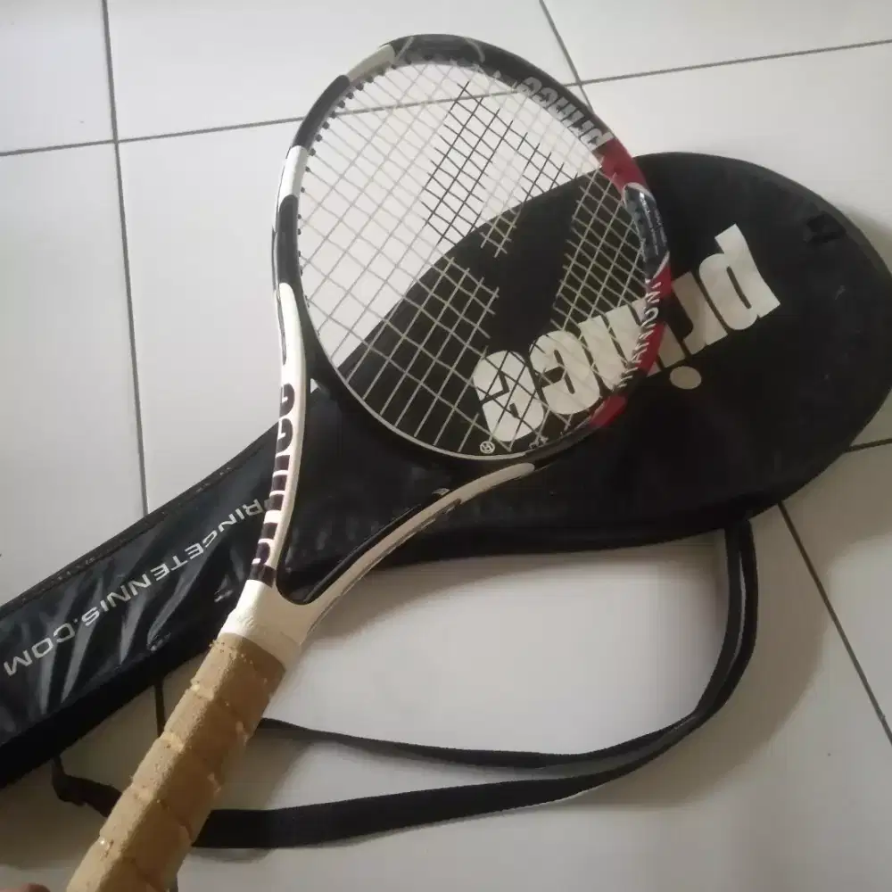 Raket tenis lapangan no minus