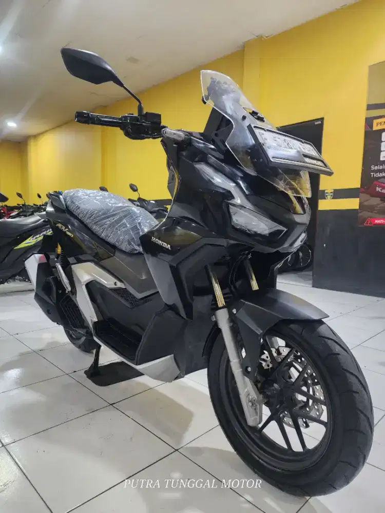 ADV 160 CBS,TAHUN 2023 HITAM