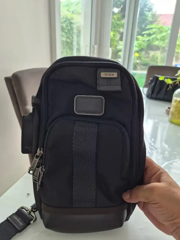 Tas slempang brandid