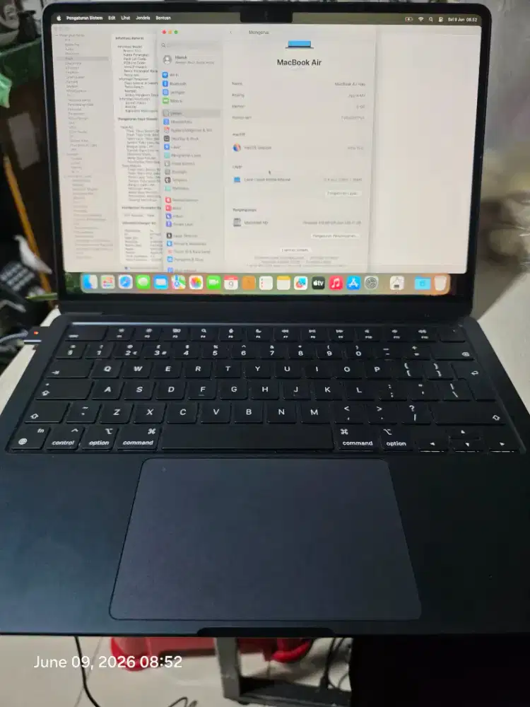 MACBOOK AIR M2 8 +256 GB MULUSS GOOD