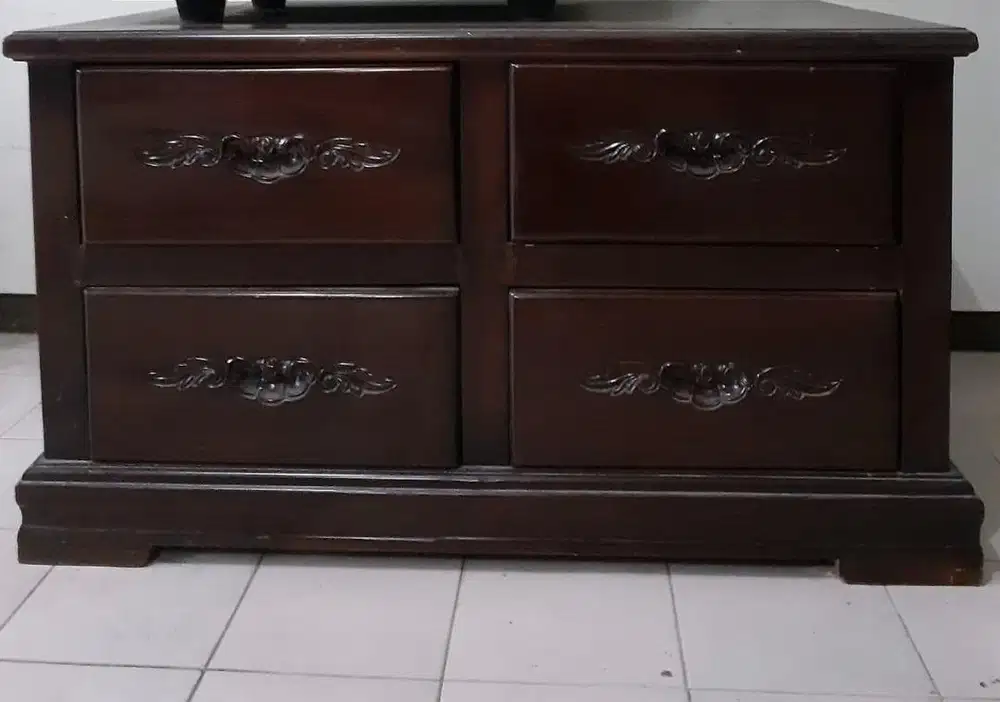 Meja laci serbaguna