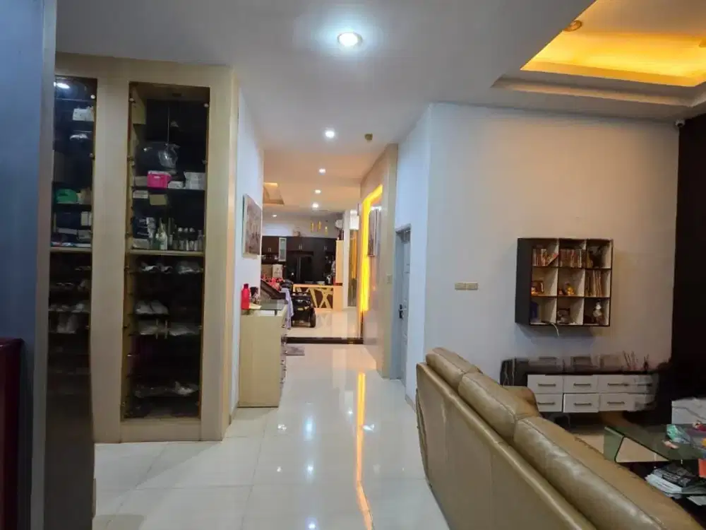 JUAL DI BAWAH HARGA PASARAN !! VILLA 2,5 Tingkat 8x22 MUTIARA RESIDENCE LUXURY - SIAP HUNI.