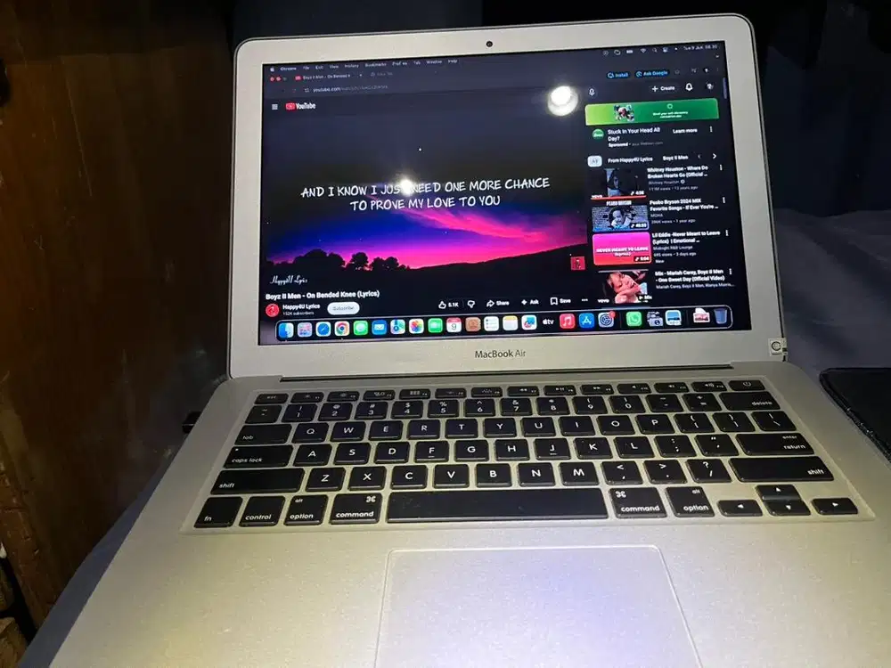 Dijual: MacBook Air 13 inch