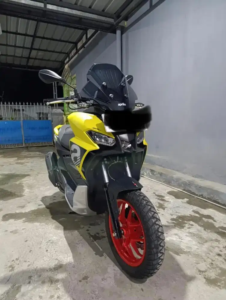 Aprilia SR GT 200