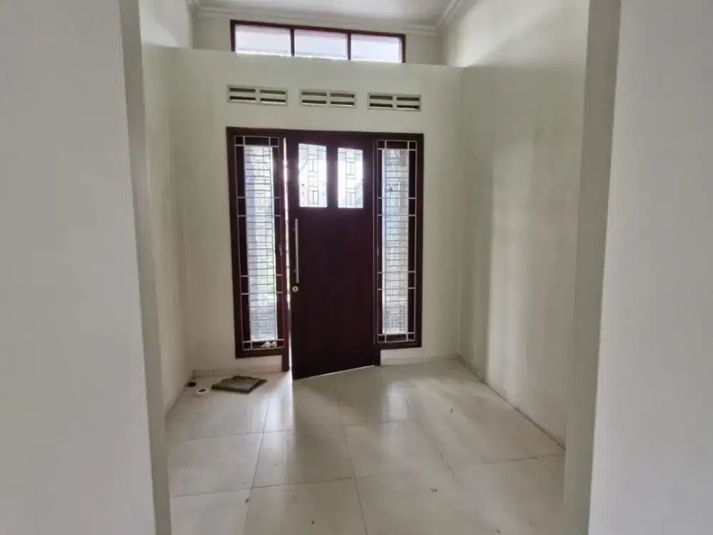 DISEWAKAN RUMAH MEWAH 1 LANTAI – BANDUNG TEMPO DOELOE, KOTA BARU PARAHYANGAN (KBP) Hunian nyaman dengan halaman luas di kawasan premium Kota Baru Para