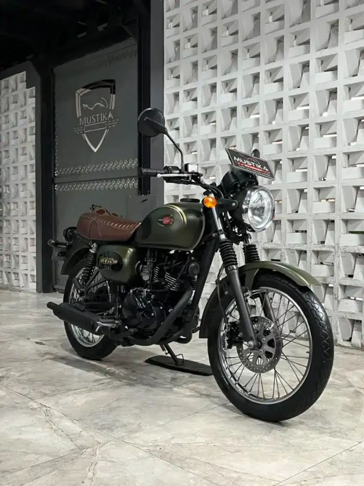 KAWASAKI W175 SE 2022 - Chintia Mustika