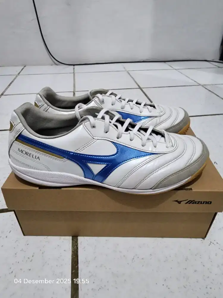 Sepatu futsal mizuno morelia sala elite size 41