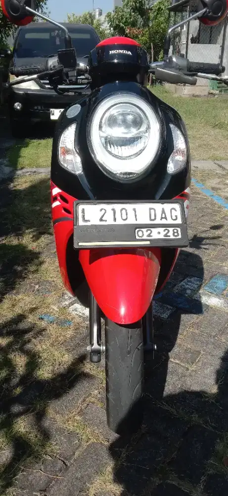 Scoopy sporty 2023 hitam