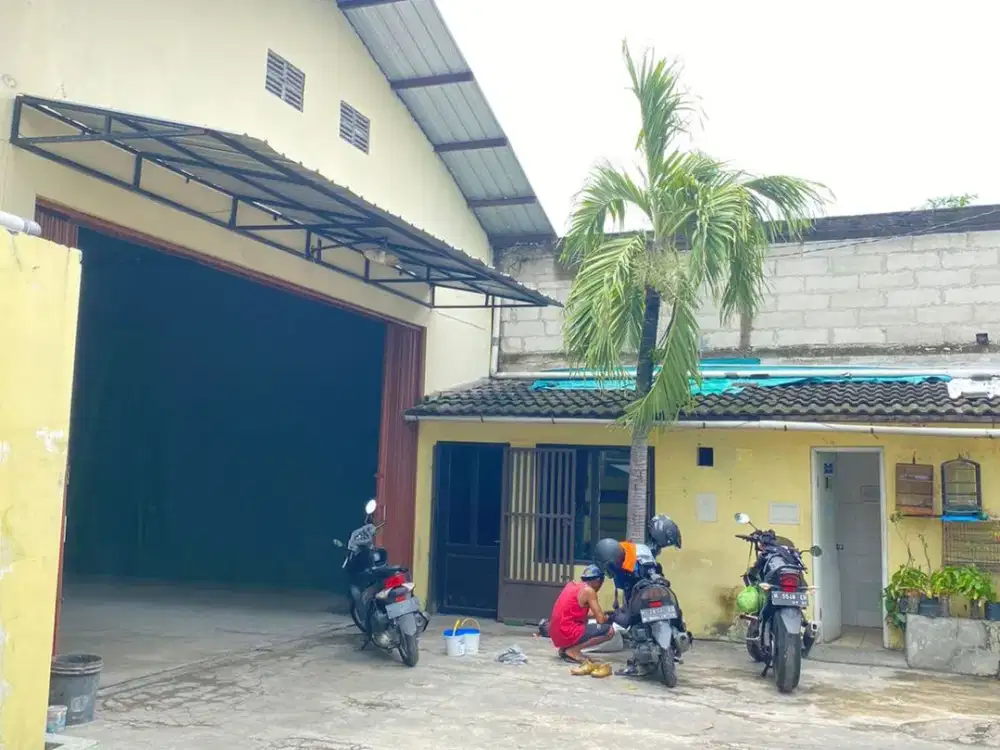 Gudang Siap Pakai di Candi Pawon Manyaran Semarang