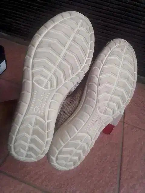 Skechers arch fit size 37