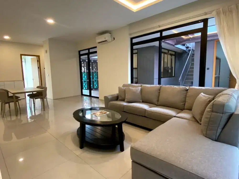 Rumah Cantik 2 Lantai Furnished di Nayapati Kota Baru Parahyangan