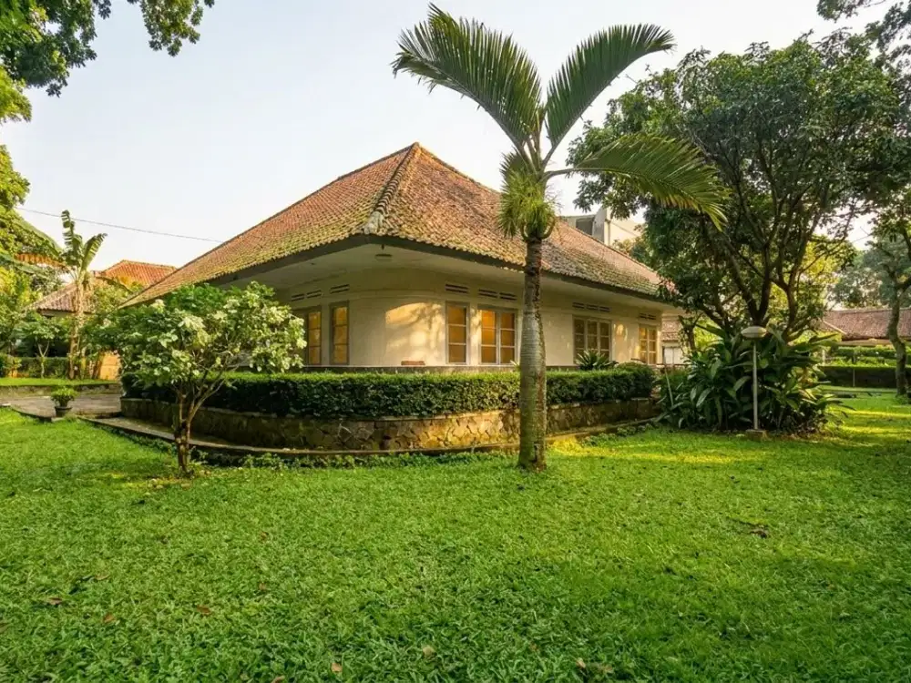 Sewa Rumah Belanda Sayap Dago Bandung Cocok untuk segala usaha