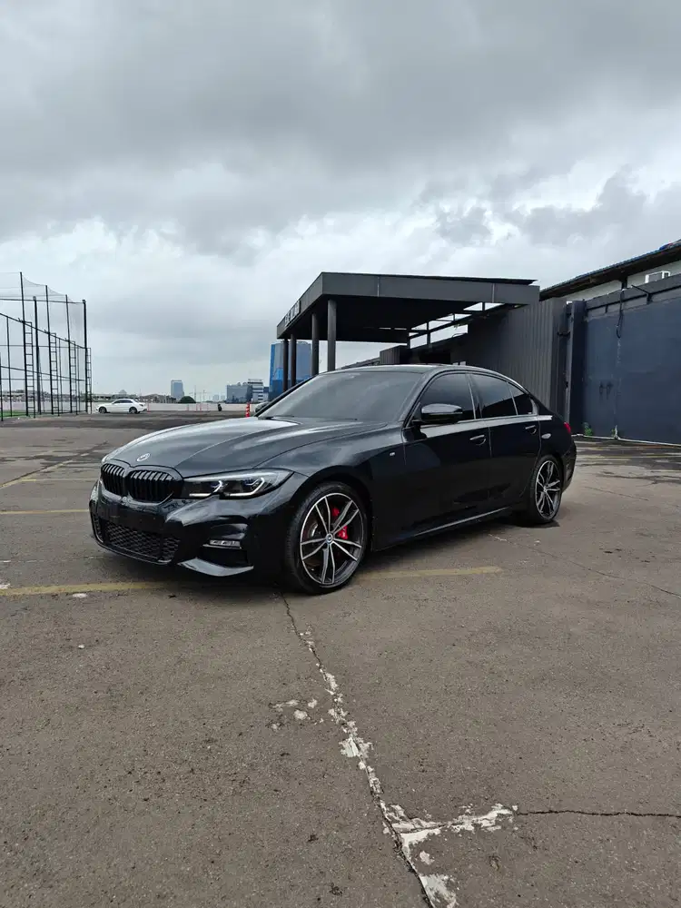 BMW 330i 2022 Bensin