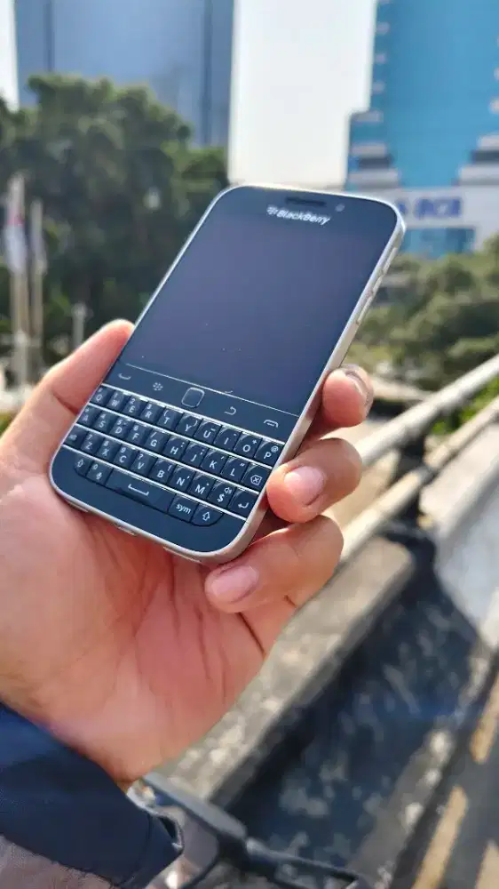 Blackberry Q20 Classic mulus banget Tag BB passport dallas Key 2
