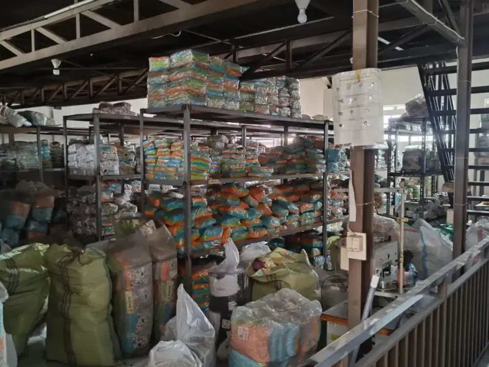 Disewakan Rumah Cocok untuk Kanator atau Gudang Siap Pakai Lokasi di Singgasana Pradana Bandung
