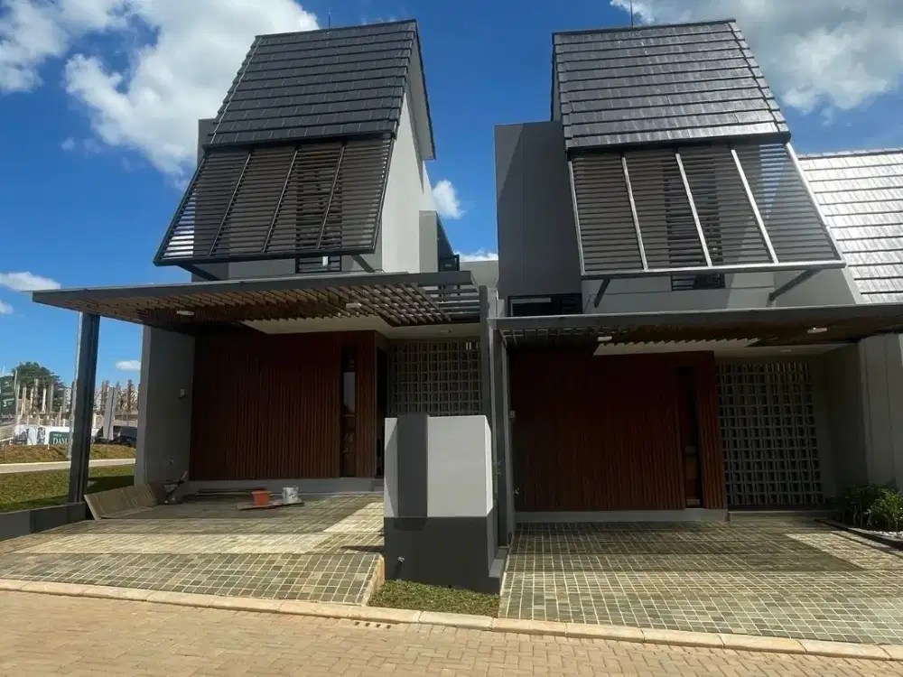 Rumah 1 M-an Selangkah ke Tol BSD, layout modern di pusat kota Tangerang Selatan