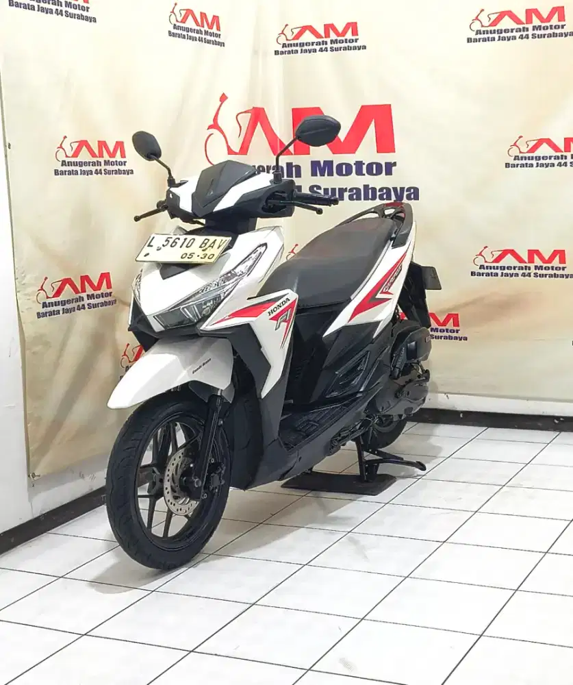 Honda Vario 125 CBS tahun 2015 warna putih