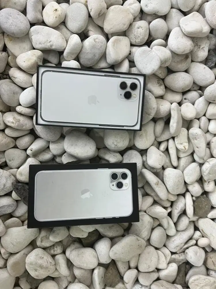 Iphone 11 pro 256gb dah ganti yg  baru