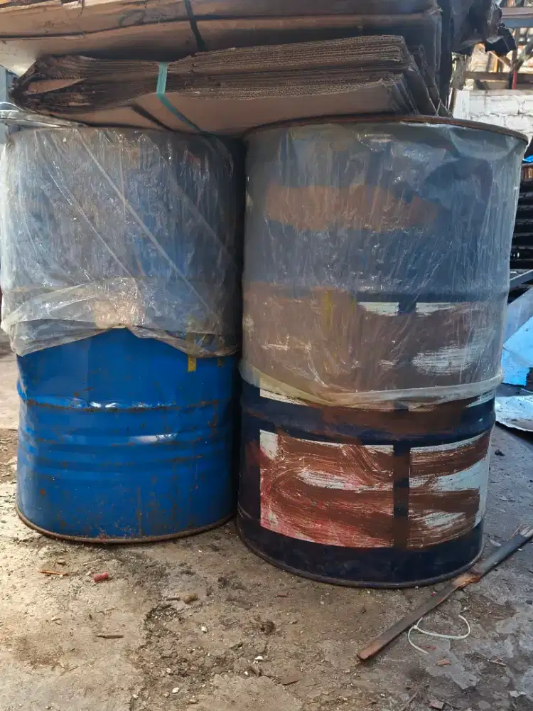 2 drum 200kg kondisi bekas