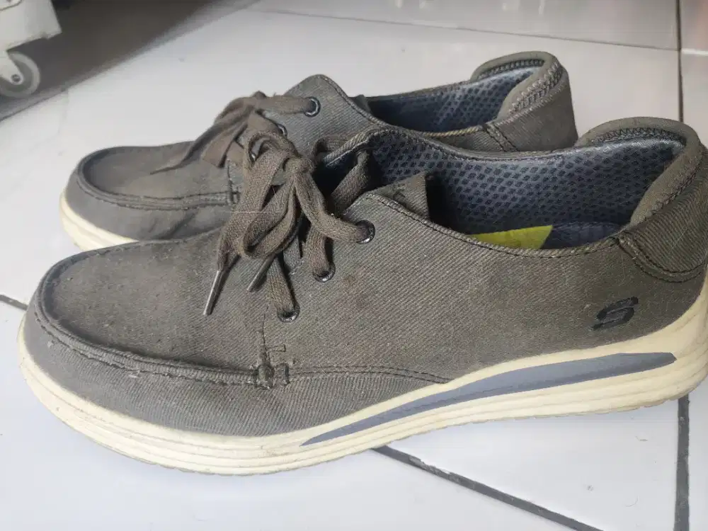 Skechers size 46