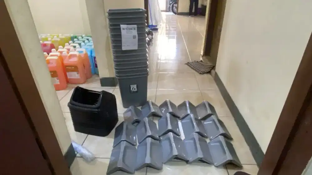 Tukang Packing Barang
