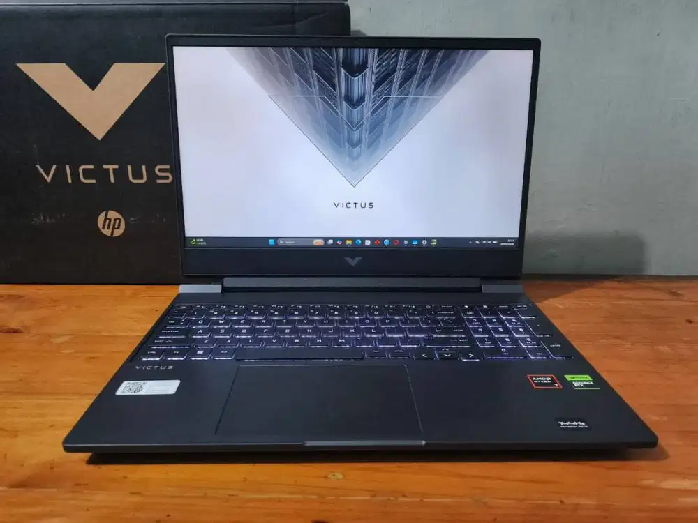 Victus 15-fb2555AX Ryzen 7 8845HS 16/512GB RTX 4050 6GB Garansi 2027